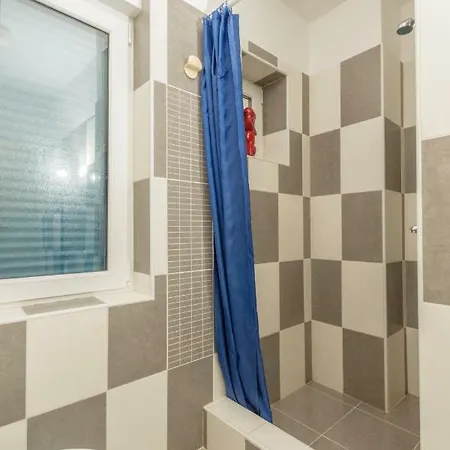 Karla With Parking Apartman Crikvenica