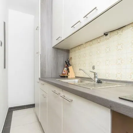 Karla With Parking *