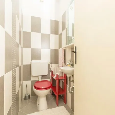 Karla With Parking Appartamento